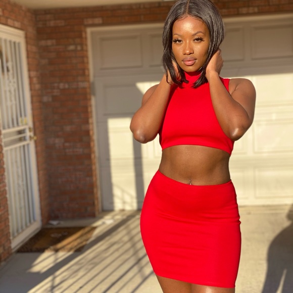 RED HOT DRESS ✨ - Picture 3 of 8